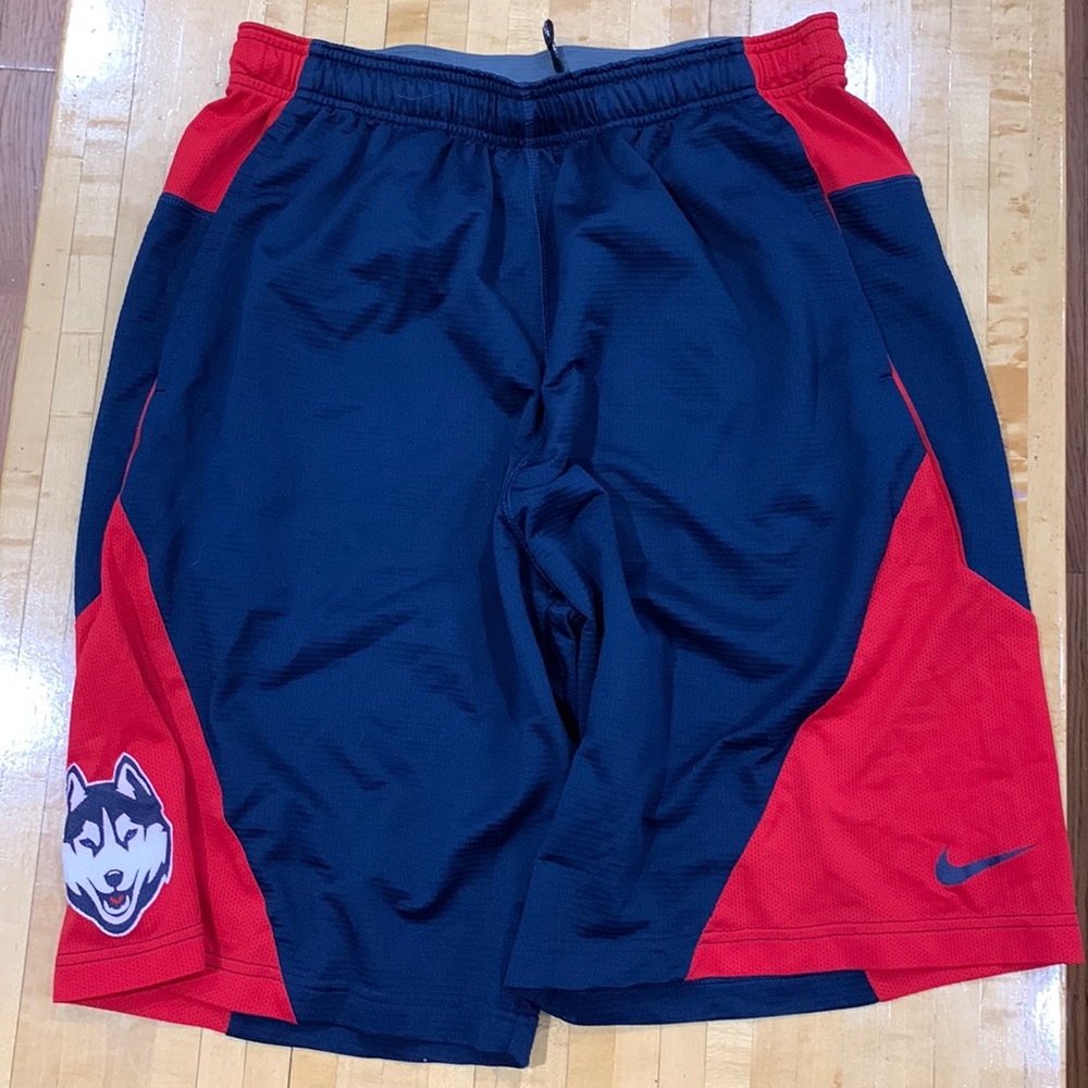 Nike basketball shorts, never worn. Great condition.